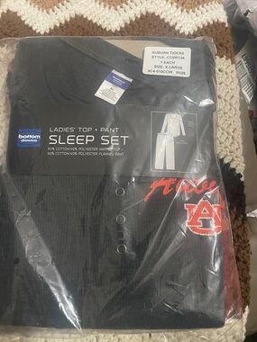Auburn Bottom Drawers Ladies' Sleep Set - Black Ribbed Two-Piece
